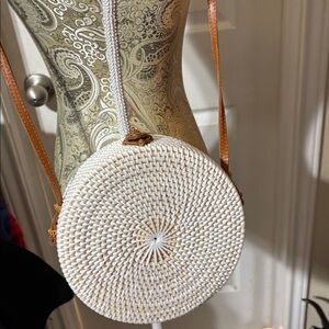 Poppy and sage crossbody/ shoulder bag. Net